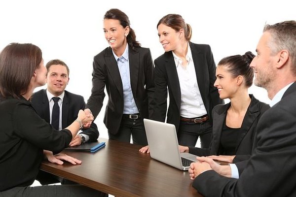 Quels sont les services indispensables pour une entreprise ?